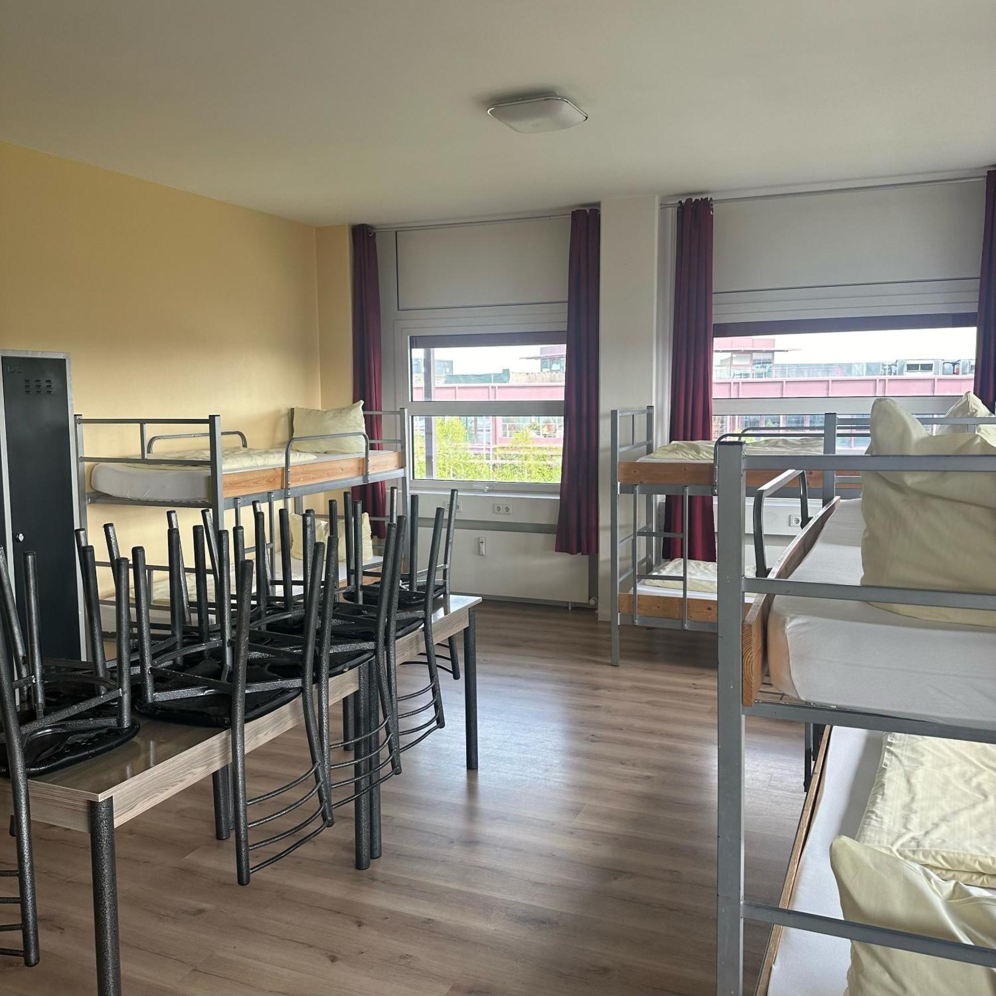 Low Budget Hostel — Photos 3